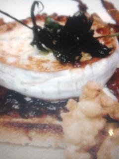 Una foto de Endivias caramelizadas con queso de cabra al horno