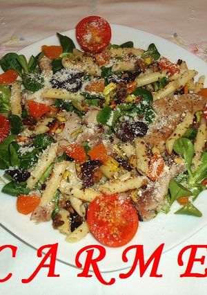Una foto de Ensalada de macarrones con rosbif de atún