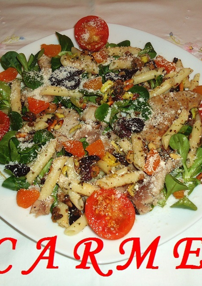 Una foto de Ensalada de macarrones con rosbif de atún