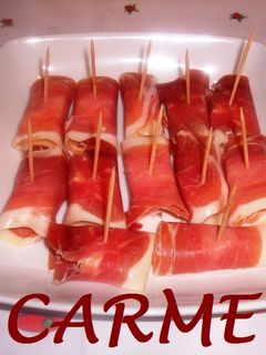 Una foto de Pinchitos de jamón serrano y queso