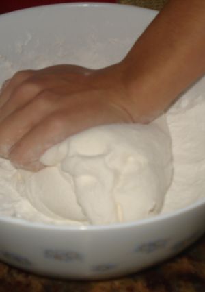 Foto principal de Pan de pizza con atún y beicon