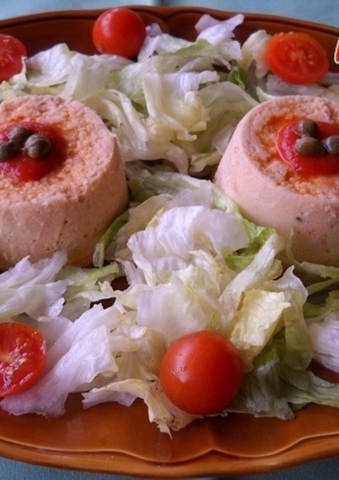 Una foto de Flan de merluza y gambas
