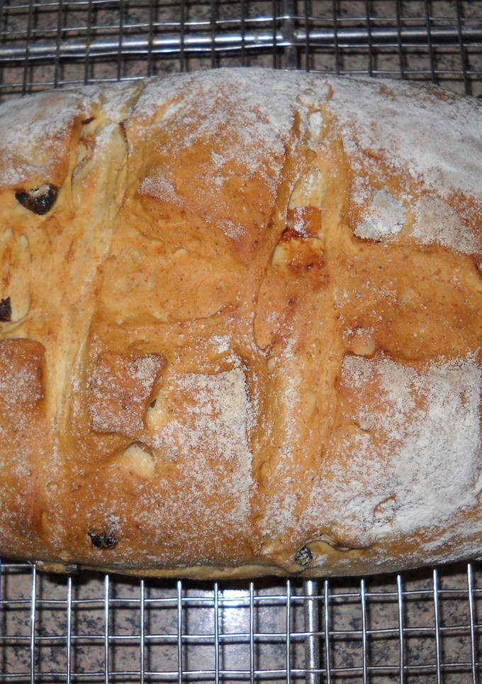 Una foto de Pan de orejones de albaricoque y pasas