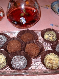 Una foto de Trufas de chocolate variadas