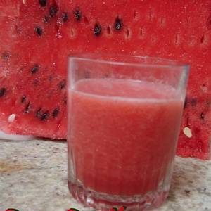 Suco de melancia con canela (Zumo de sandia con canela)