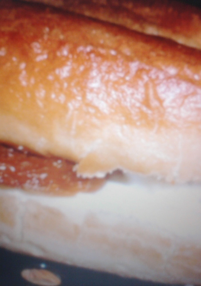 Una foto de Bocadillo de queso y tomates secos hidratados
