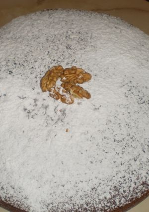Una foto de Bizcocho esponjoso de chocolate con nueces