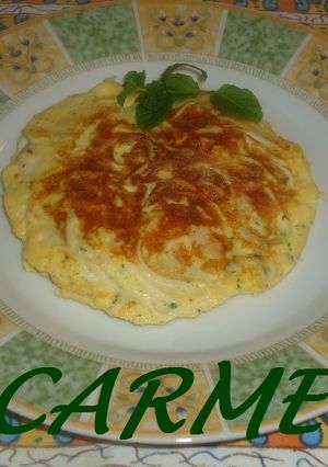 Una foto de Tortilla de gambas y anguriñas