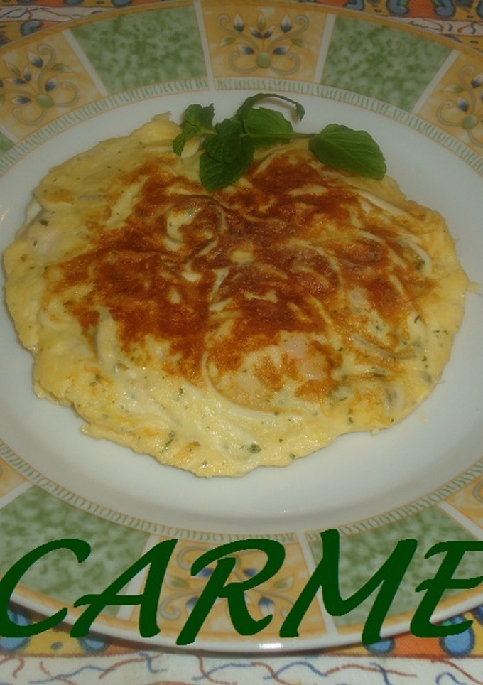 Una foto de Tortilla de gambas y anguriñas