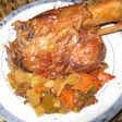 Codillo con verduras