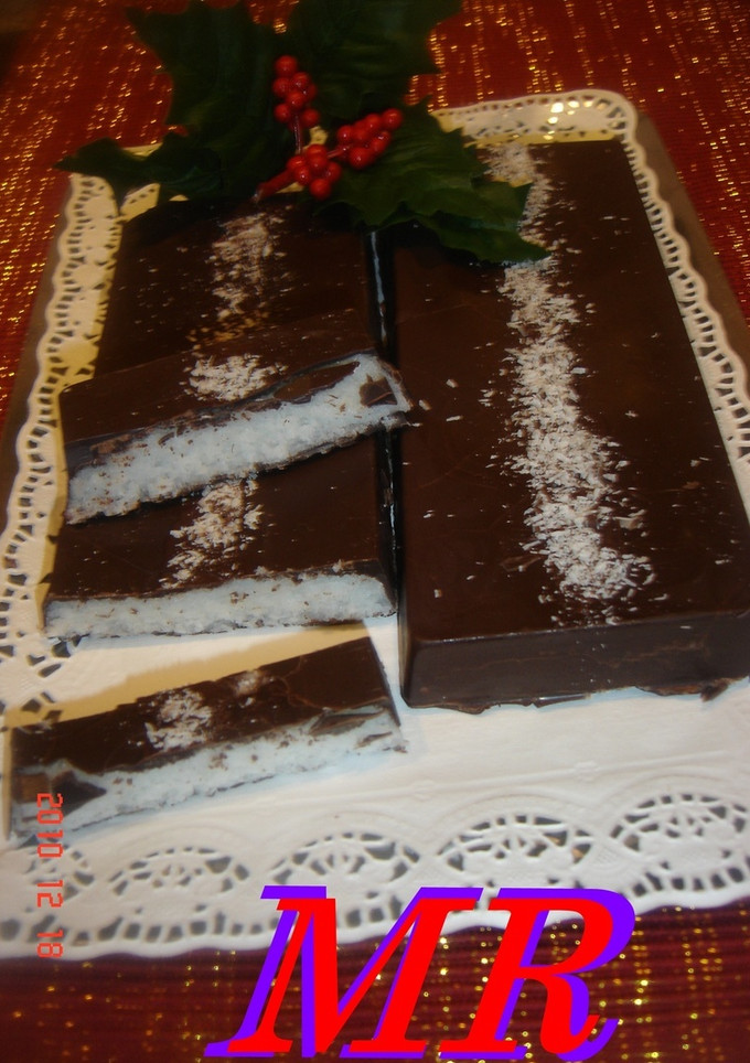 Una foto de Turrón de coco con chocolate