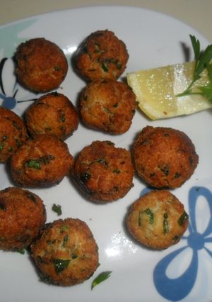Una foto de Bolitas de ajo, perejil y pan rallado
