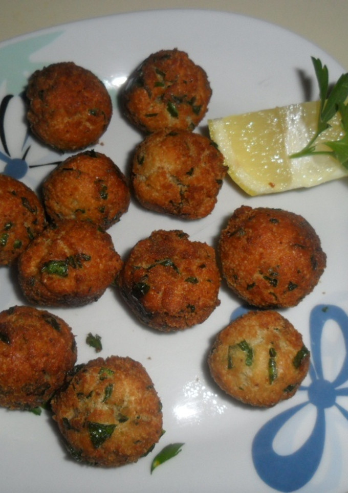 Una foto de Bolitas de ajo, perejil y pan rallado