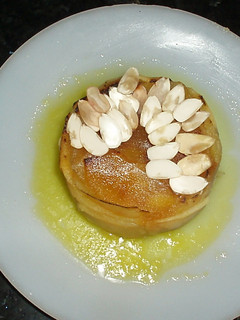 Una foto de Timbal de manzana e hígado de pato
