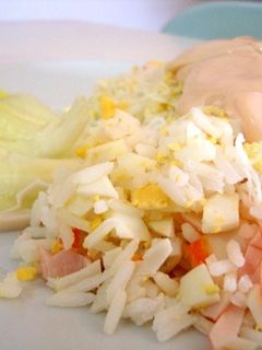 Una foto de Ensalada de arroz y bocas de mar