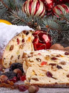 Una foto de Budín de Navidad con ciruelas