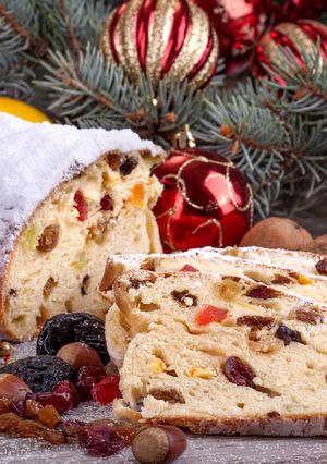 Una foto de Budín de Navidad con ciruelas