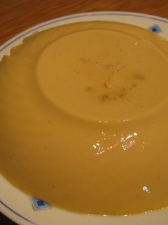 Una foto de Flan de turrón blando