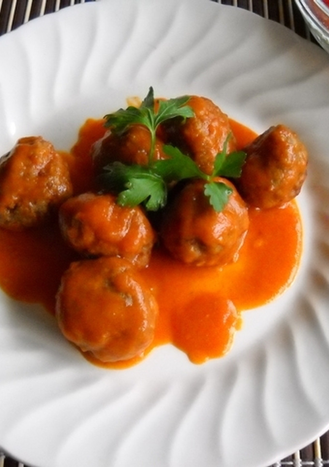 Una foto de Albóndigas de carne de ternera y jamón en salsa