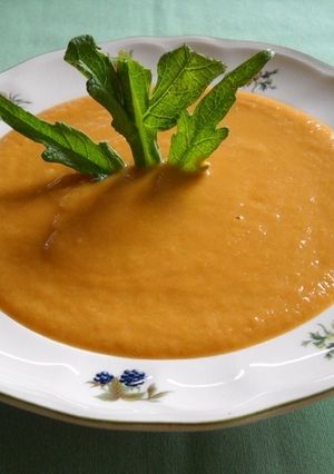 Una foto de Crema de judías blancas con cardo