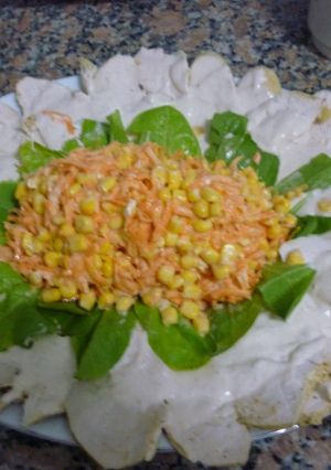 Una foto de Vitel tone con pollo