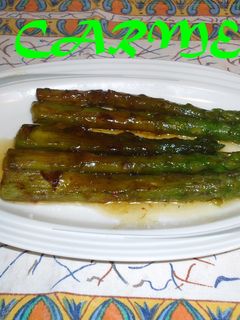 Una foto de Espárragos caramelizados