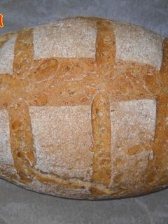 Una foto de Pan de centeno con semillas de amapola y semillas de lino dorado