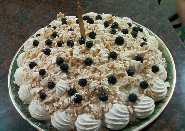 Torta merengada de cumpleaños