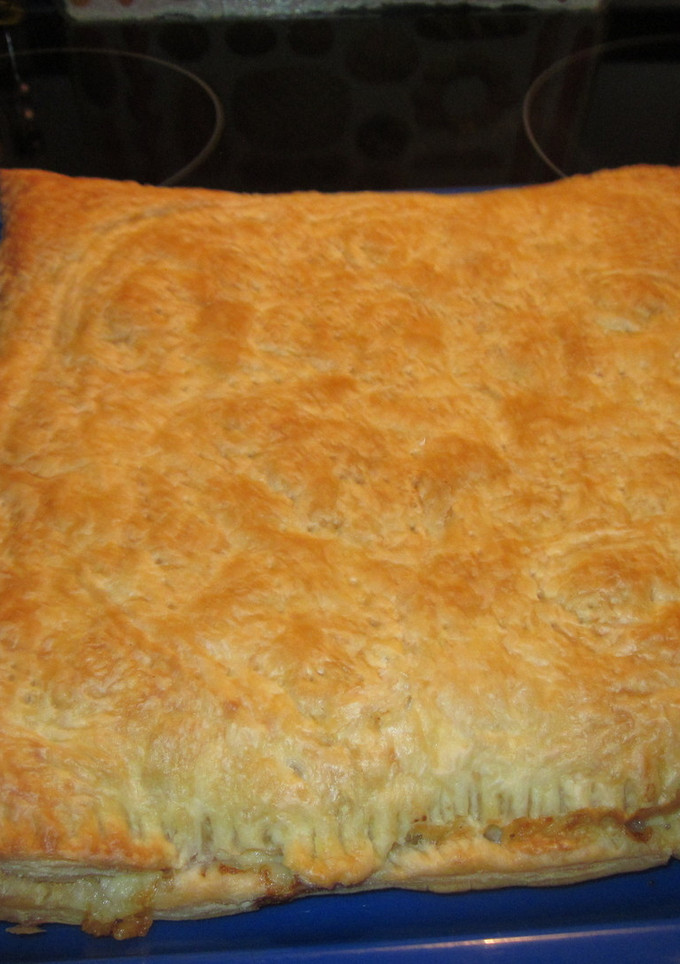 Una foto de Pastel fácil de hojaldre con bacon