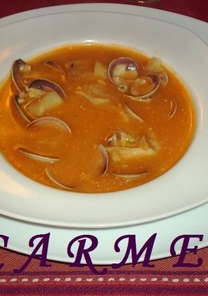 Una foto de Sopa de rape y almejas