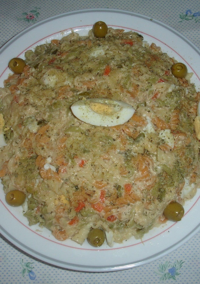 Una foto de Ensaladilla de pasta de hélices con vegetal