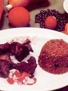 Una foto de Frijol con puerco yucateco