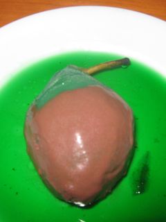 Una foto de Peras a la menta con chocolate
