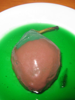 Una foto de Peras a la menta con chocolate