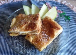 Una foto de Hojaldre con dulce de membrillo y queso crema