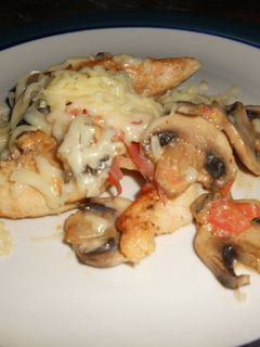 Una foto de Pechugas rellenas de queso y champiñones