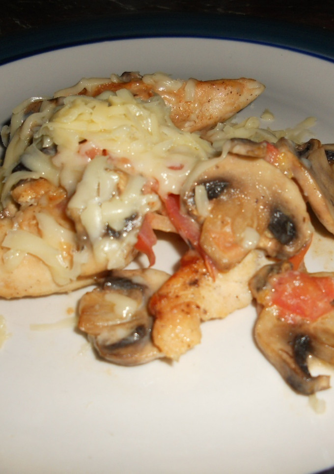 Una foto de Pechugas rellenas de queso y champiñones