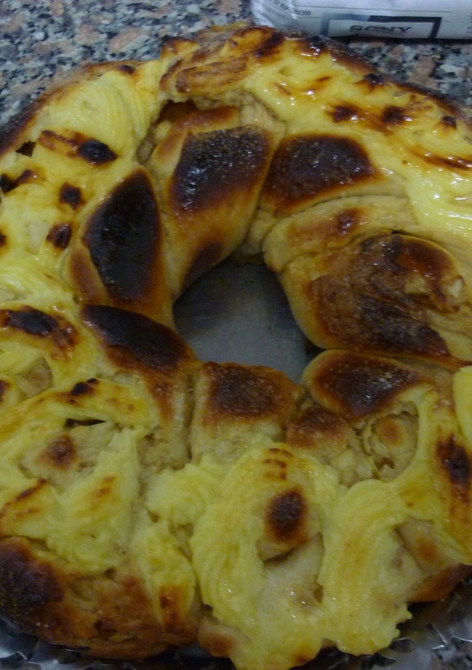 Una foto de Rosca de reyes rellena