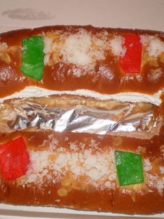 Una foto de Roscón de reyes esponjoso