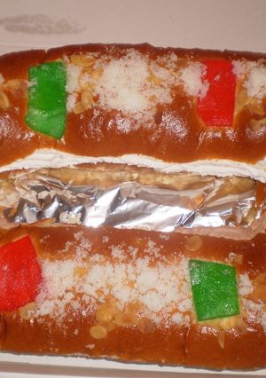 Una foto de Roscón de reyes esponjoso