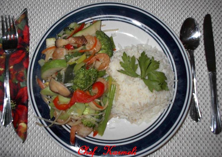 Salteado de verduras orientales (orgánicas) con gambas