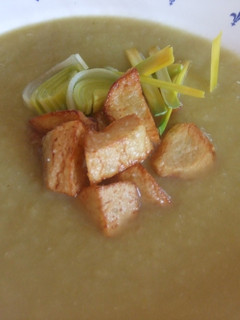 Una foto de Sopa crema de bacalao y patatas