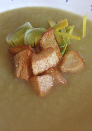 Una foto de Sopa crema de bacalao y patatas