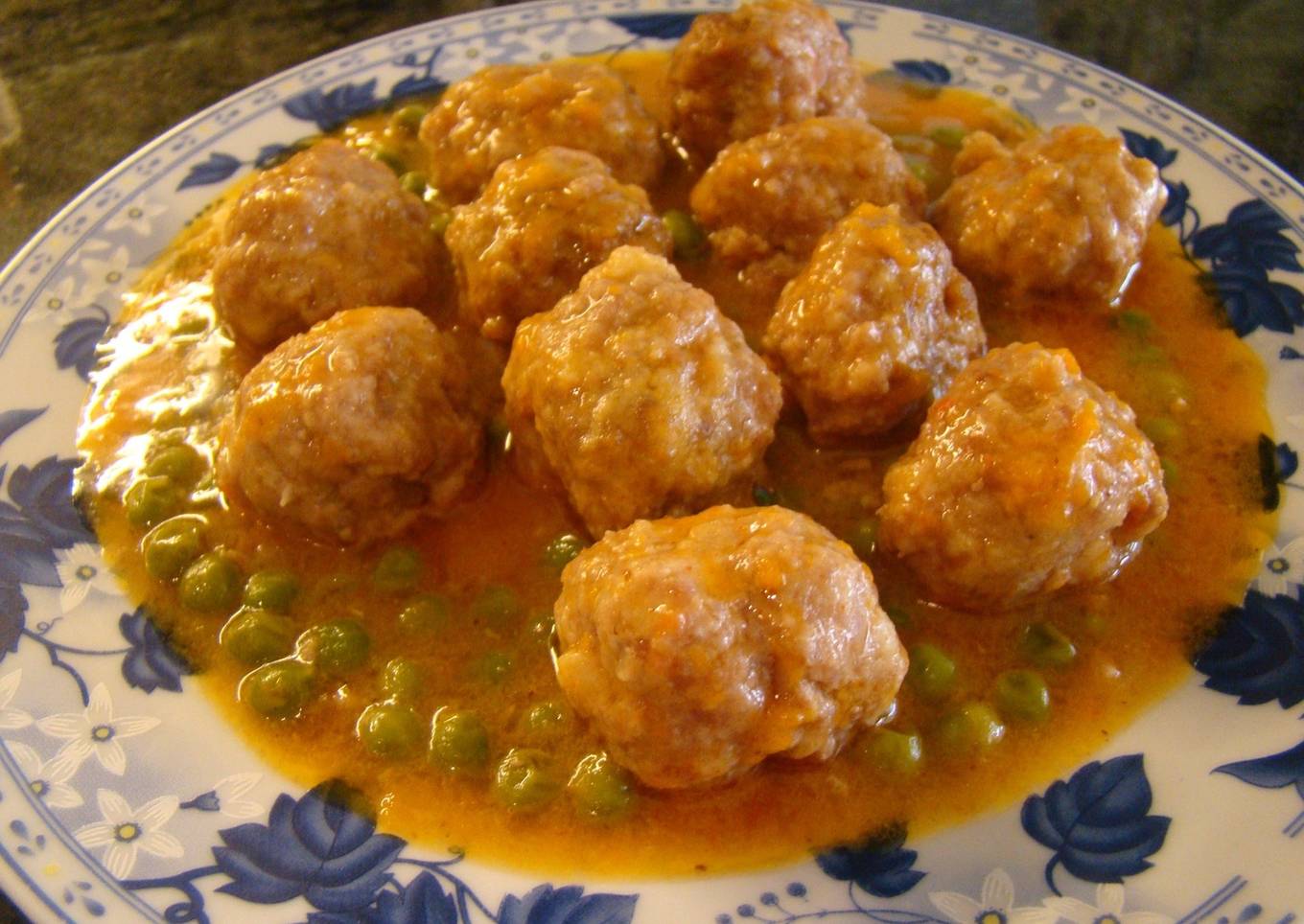 Albóndigas con una rica salsa