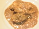 Gallina de corral con salsa de almendras