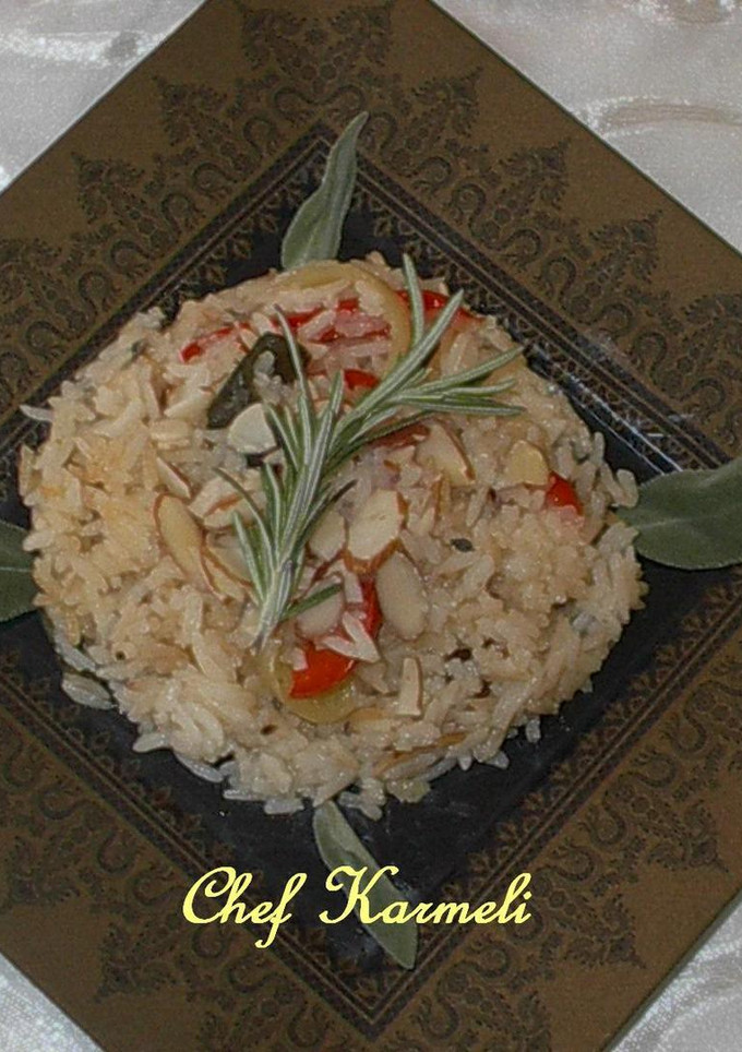 Una foto de Arroz almendrado con higos y pimientos