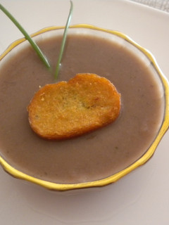 Una foto de Crema de lombarda y apio