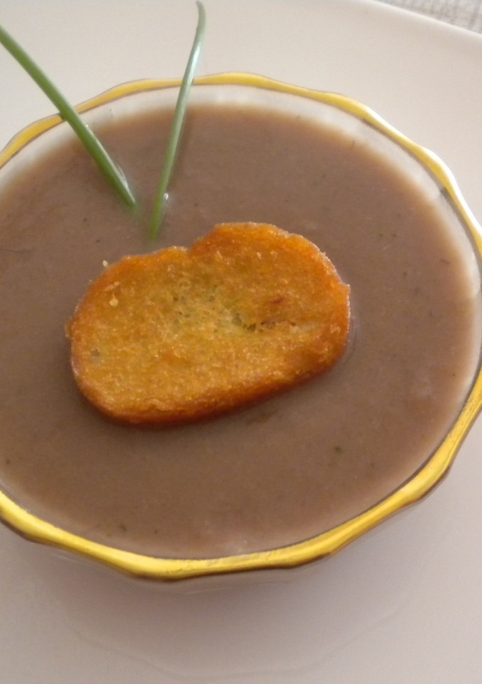 Una foto de Crema de lombarda y apio