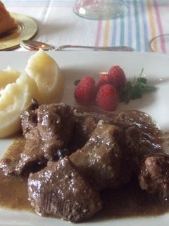 Una foto de Ragú de jabalí en salsa de vino de oporto