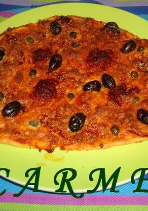 Una foto de Pizza de jamón y sobreasada